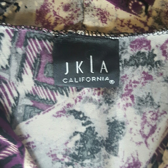 Classy women's blouse - Picture 3 of 3